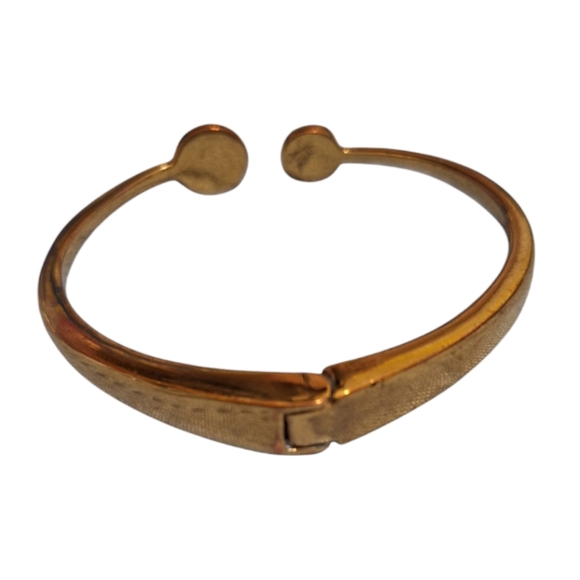 KATE SPADE "SPOT THE SPADE" OPEN HINGE BANGLE BRACELET - Picture 4 of 5